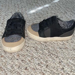 Cat & Jack slip on shoes 5T